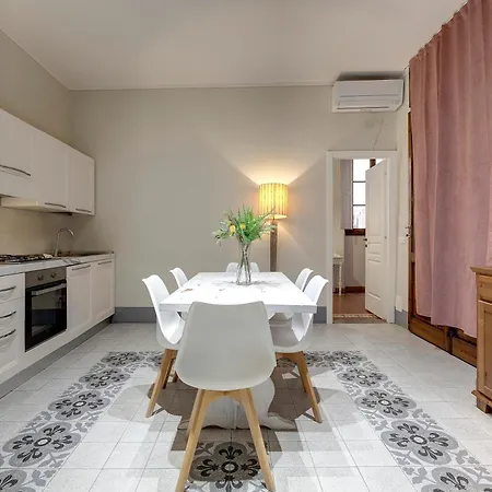 アパート Proconsolo 9d *